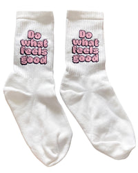 Socken DO WHAT FEELS GOOD Weiß/Rosa – hochwertige Socken mit Motivdruck von NAVUCKO