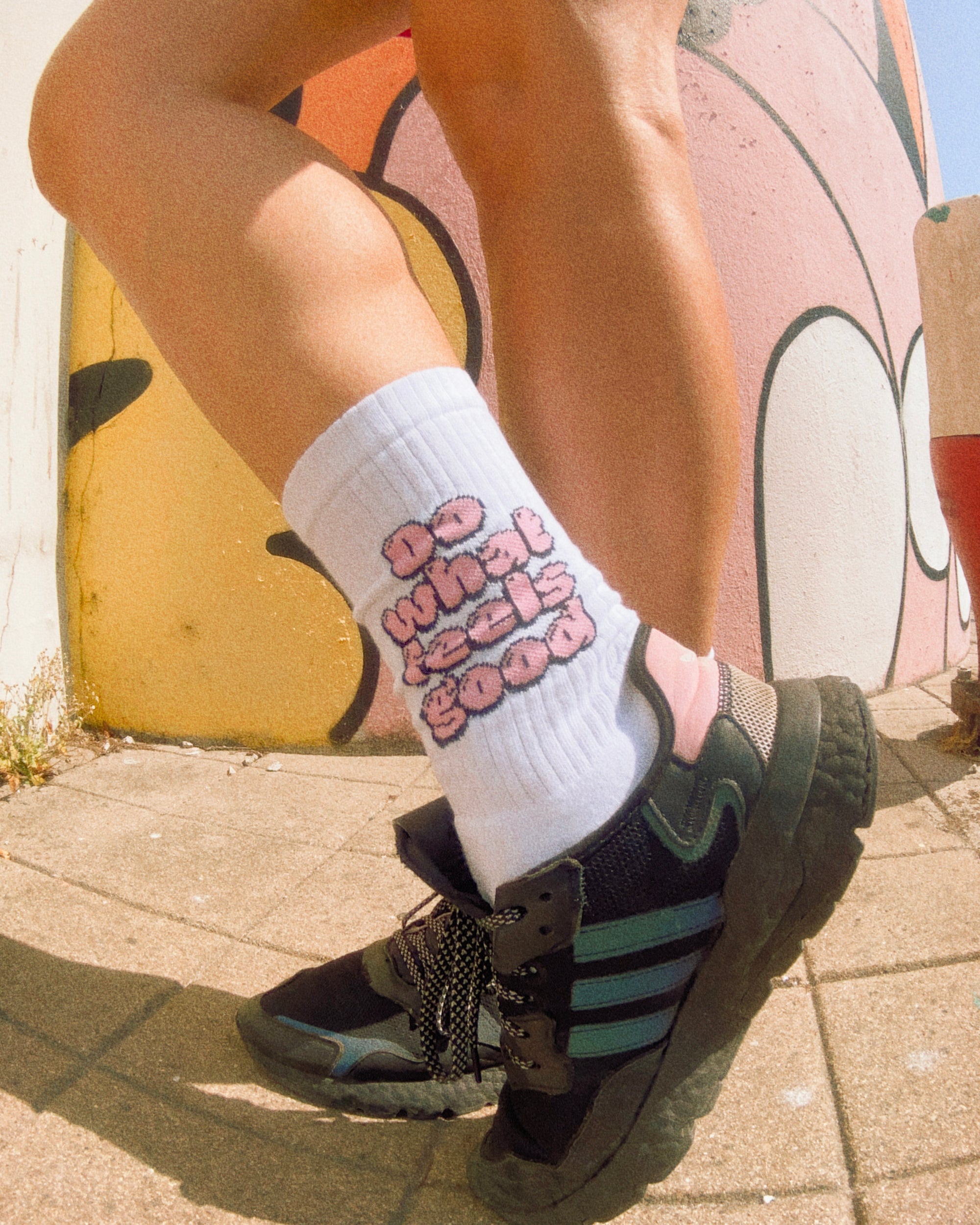 Socks DO WHAT FEELS GOOD, color white/pink