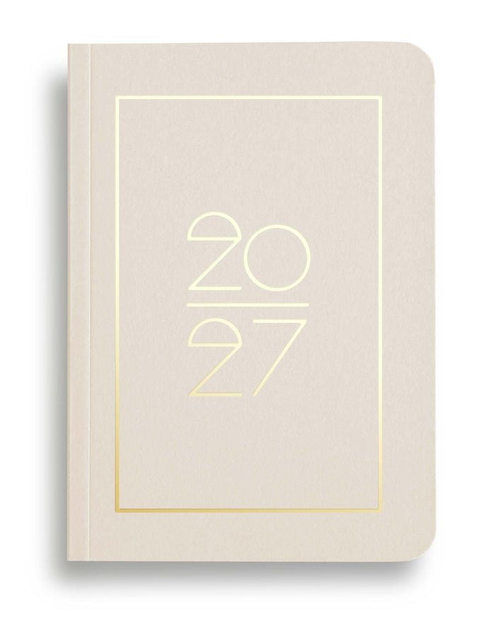 NAVUCKO Pocket Kalender 2027 in Mist – Softcover Kalender mit goldenem Rahmen und typografischem 2027 Design, DIN A6
